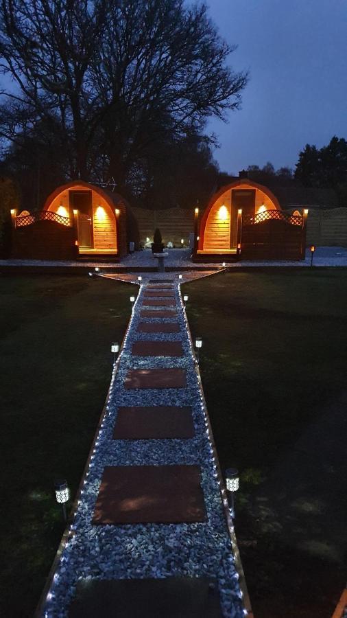 Highland & Transylvania Glamping Pods ロイブリッジ エクステリア 写真