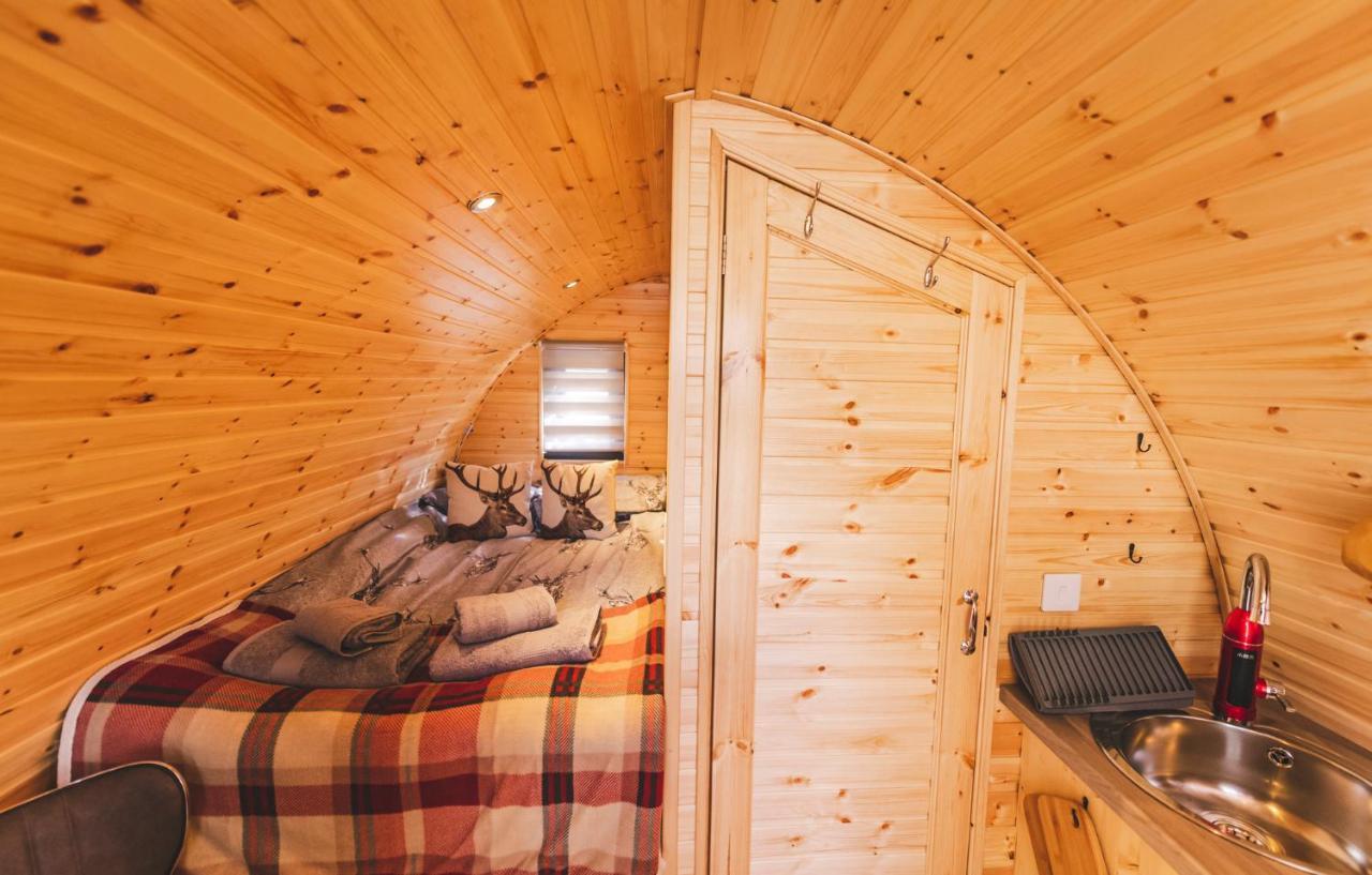 Highland & Transylvania Glamping Pods ロイブリッジ エクステリア 写真