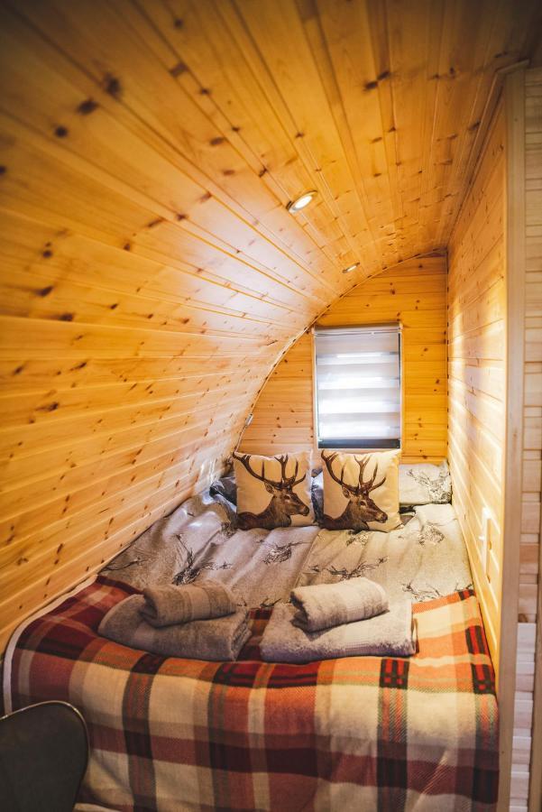 Highland & Transylvania Glamping Pods ロイブリッジ エクステリア 写真