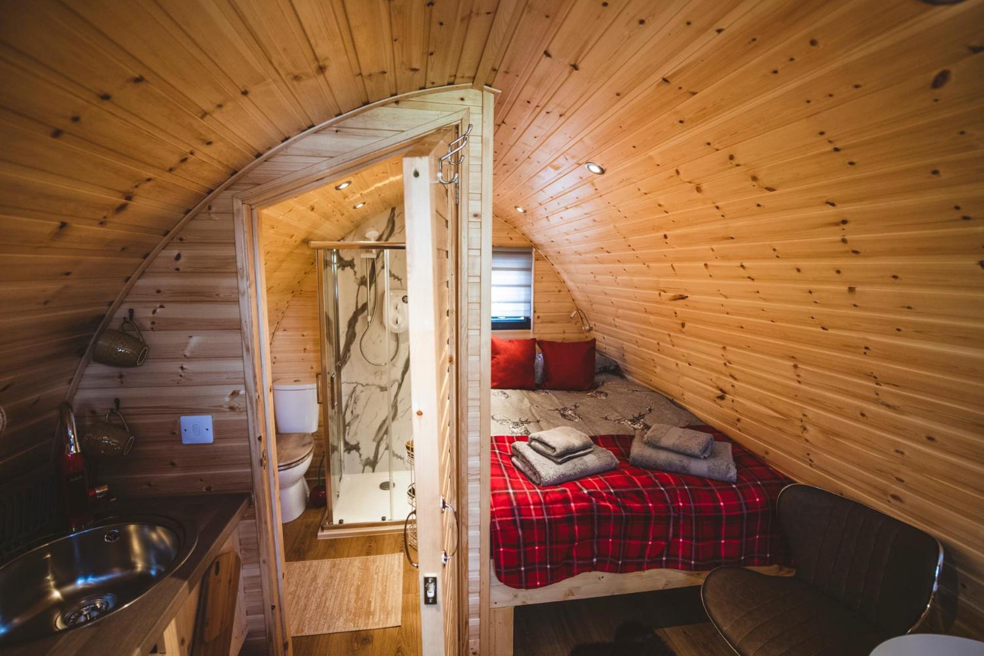 Highland & Transylvania Glamping Pods ロイブリッジ エクステリア 写真