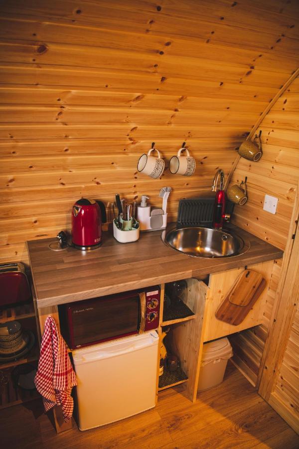 Highland & Transylvania Glamping Pods ロイブリッジ エクステリア 写真