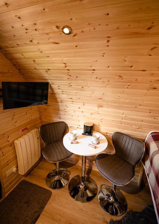 Highland & Transylvania Glamping Pods ロイブリッジ エクステリア 写真