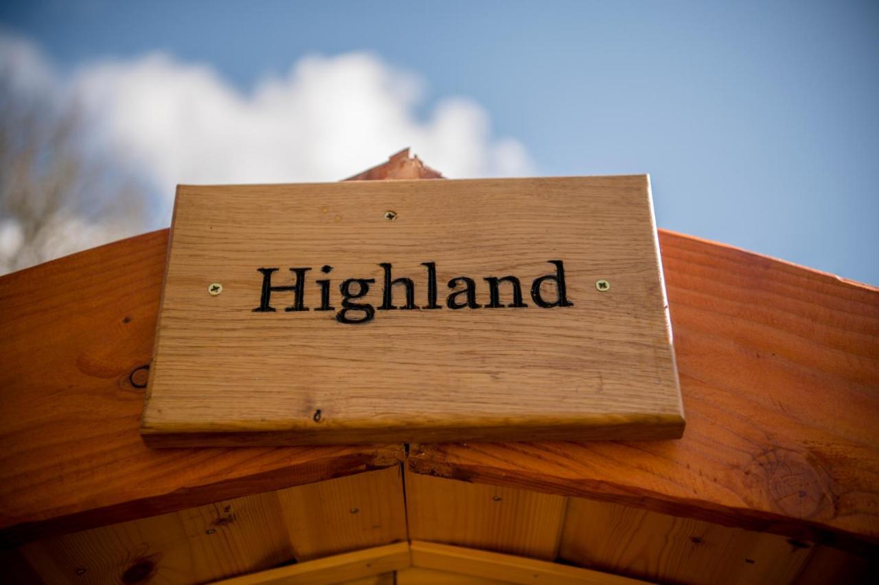 Highland & Transylvania Glamping Pods ロイブリッジ エクステリア 写真