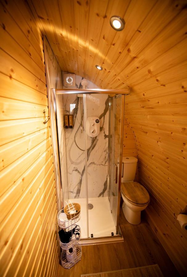 Highland & Transylvania Glamping Pods ロイブリッジ エクステリア 写真