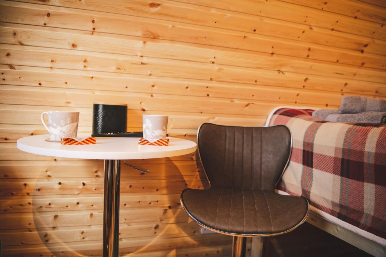 Highland & Transylvania Glamping Pods ロイブリッジ エクステリア 写真